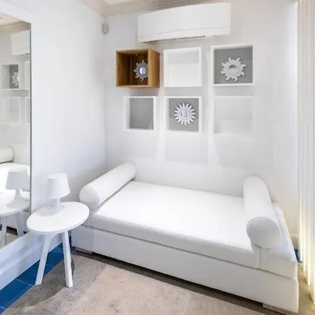 Sleeps 8 Pool Wifi Villa