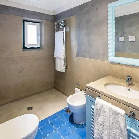 Sleeps 8 Pool Wifi