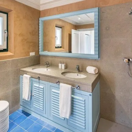 Sleeps 8 Pool Wifi *